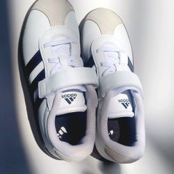 Super Cute Adidas - Size 3 (big kids)
