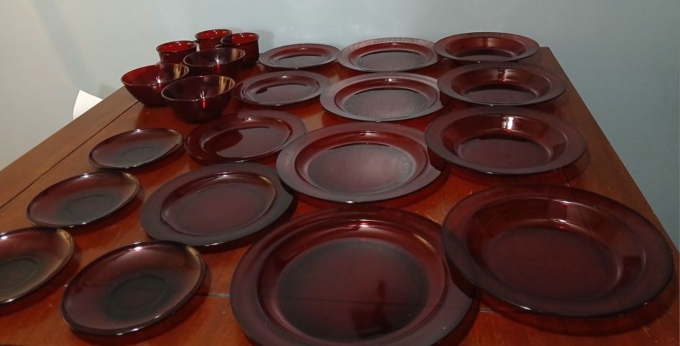 Red Glass Dish Set