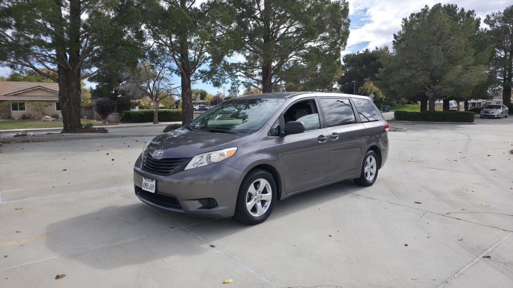 2011 Toyota Sienna