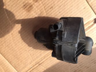 Mercedes e 350 550 secondary air pump