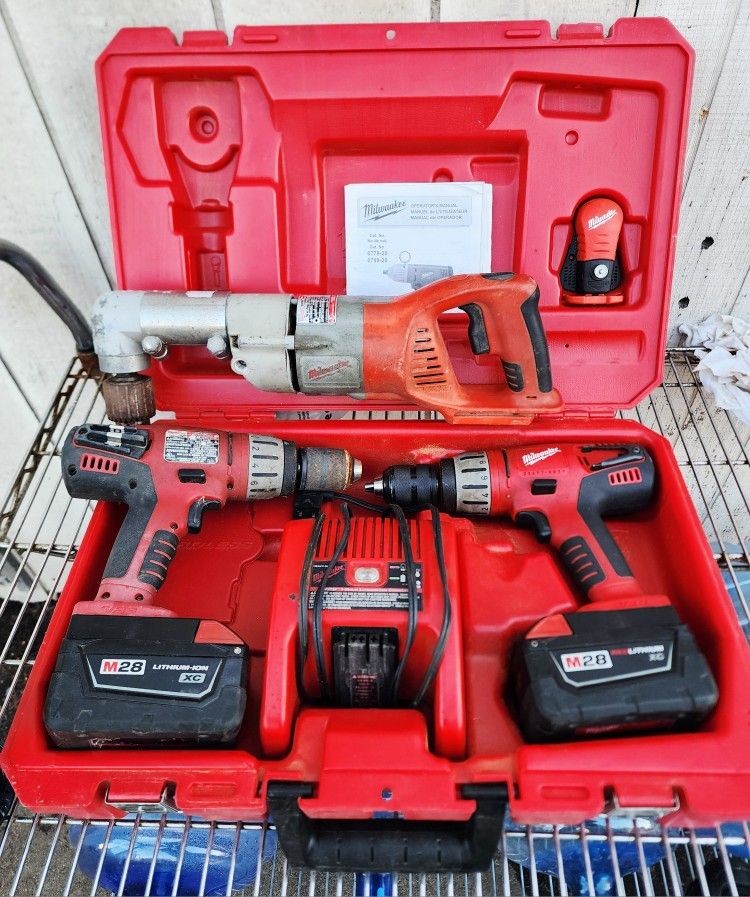 Milwaukee Heavy Duty Drill Set Package 