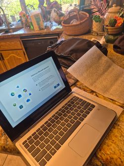 HP laptop touchscreen 2n1 MINT elitbook