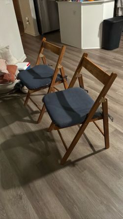 2x patio chairs w/cushion