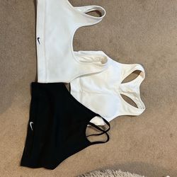 White Nike Alate Sports Bra - NWT