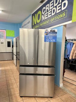 Samsung Bespoke 29 cu. ft. 4-Door French Door Smart Refrigerator with Beverage Center