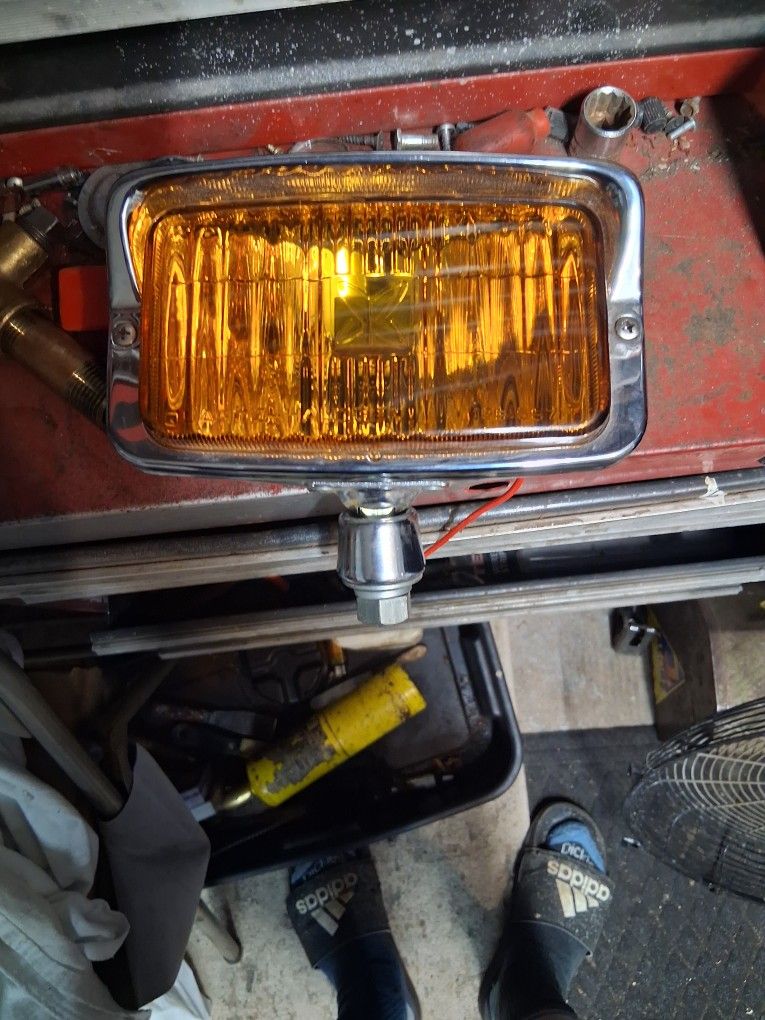 Mint Sears 12V Amber Quartz-Halogen Auxiliary Fog Light