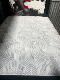 Lovely ✨💜QUEEN ✨💜MATTRESS and ✨💜BOXSPRING
