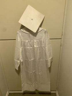 👩🏻🎓🧑🎓CAP & GOWN In White