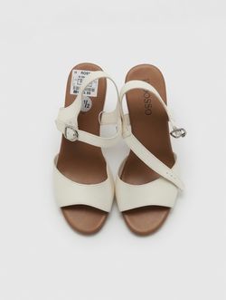 Women’s Leather Strappy Flat Sandals White/Tan Ankle Strap Buckle Size 7.5