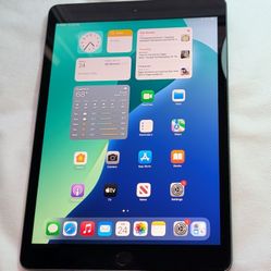 NICE APPLE iPad 8 8th Gen 10.2 inch 128GB iOS26