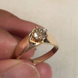 14K Yellow Gold Engagement Solitaire Ring