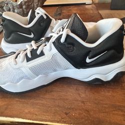♥️♥️Brand New NIKE GIANNIS IMMORTALITY 3 Tennis Shoes Size 10 Men’s ♥️♥️
