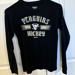 NHL Pittsburgh Penguins Long Sleeve T-Shirt Size Medium 10/12