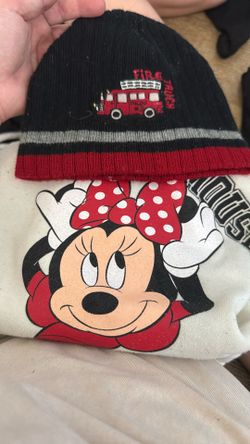 (Tons Of Baby Clothes For Him Or Her )
