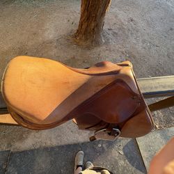 English Saddle 