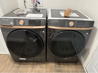 Samsung - Front Load Washer and Gas Dryer - NEW