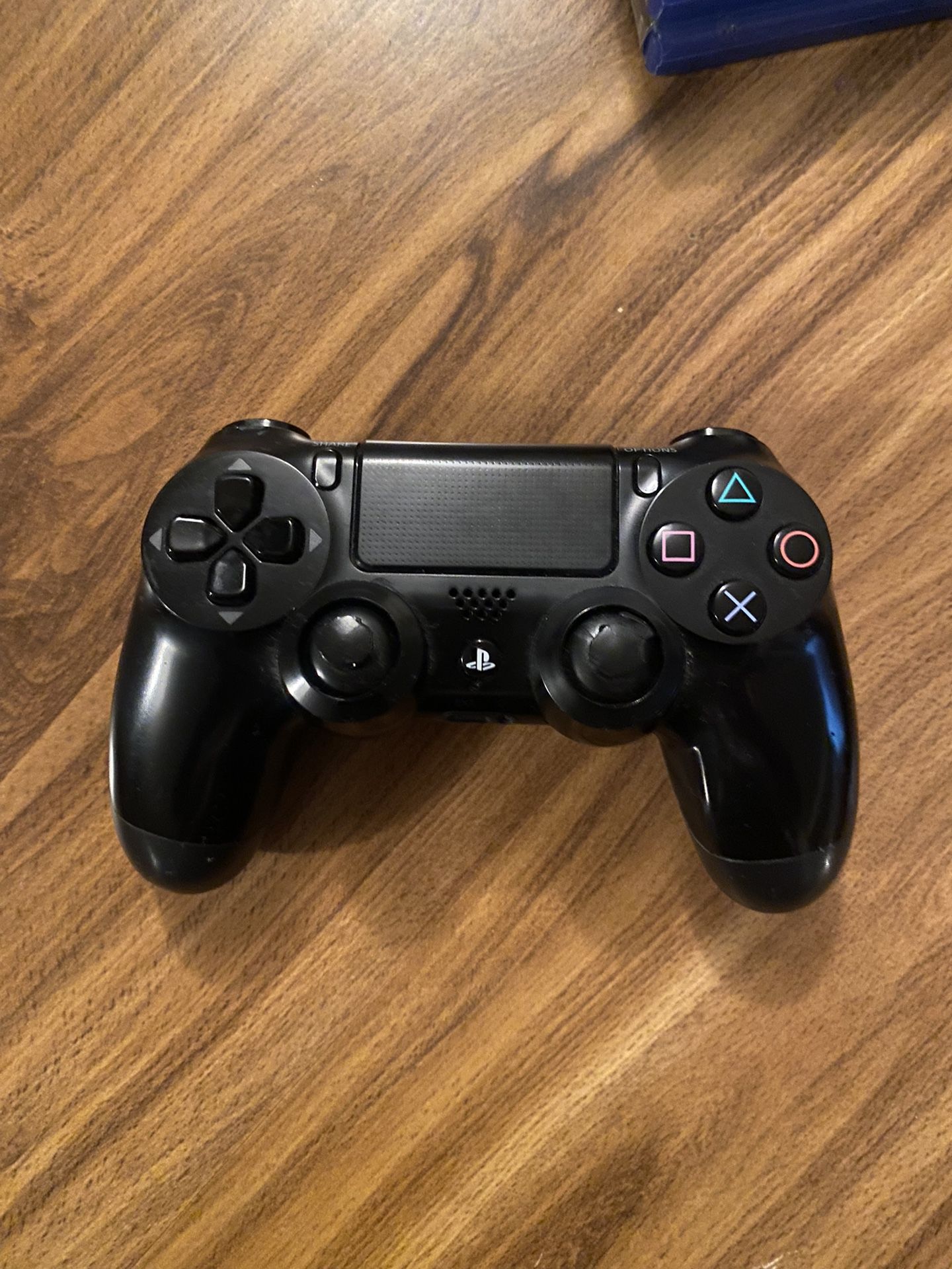 🔥 2 PS4 DualShock Controllers - Act Fast! Cheap & Ready to Go! 🔥