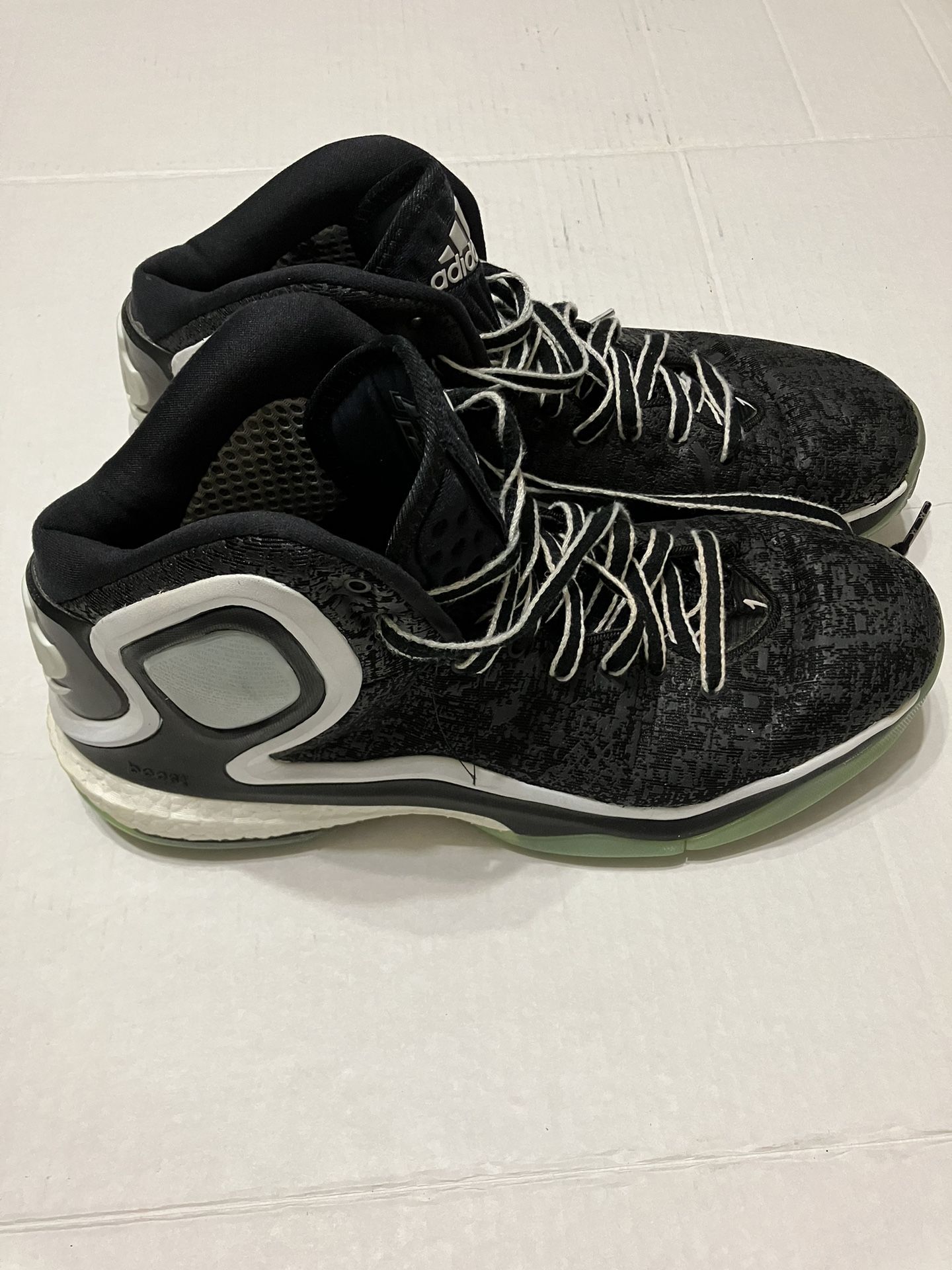 Derick Rose Adidas Sneakers 
