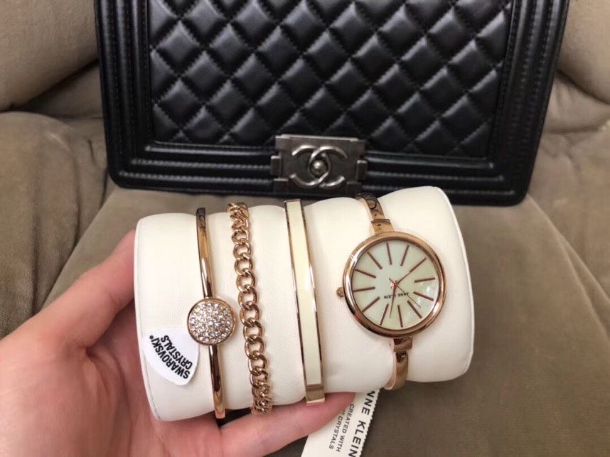 Brand 100% New Anne Klein women watch set - Jewelry