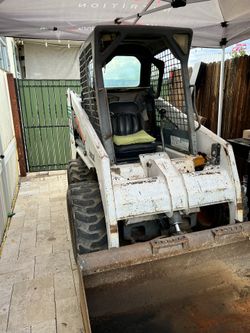 BOBCAT SKID STEER 753