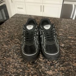 Sneaker Size 9