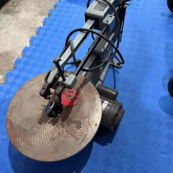 Delta Scroll Saw. Includes New Blades