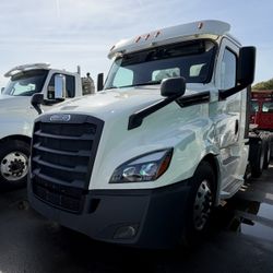 2019 Freightliner Cascadia 126