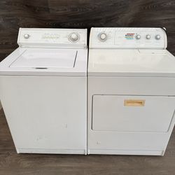 Whirlpool Heavy Duty Washer And Gas Dryer 