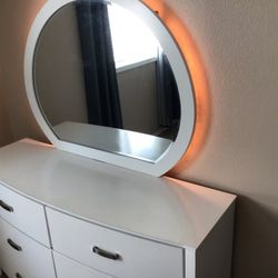Dresser with mirror & light