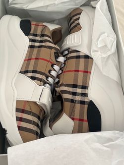 Burberry shoes, brand new in the box with receipt