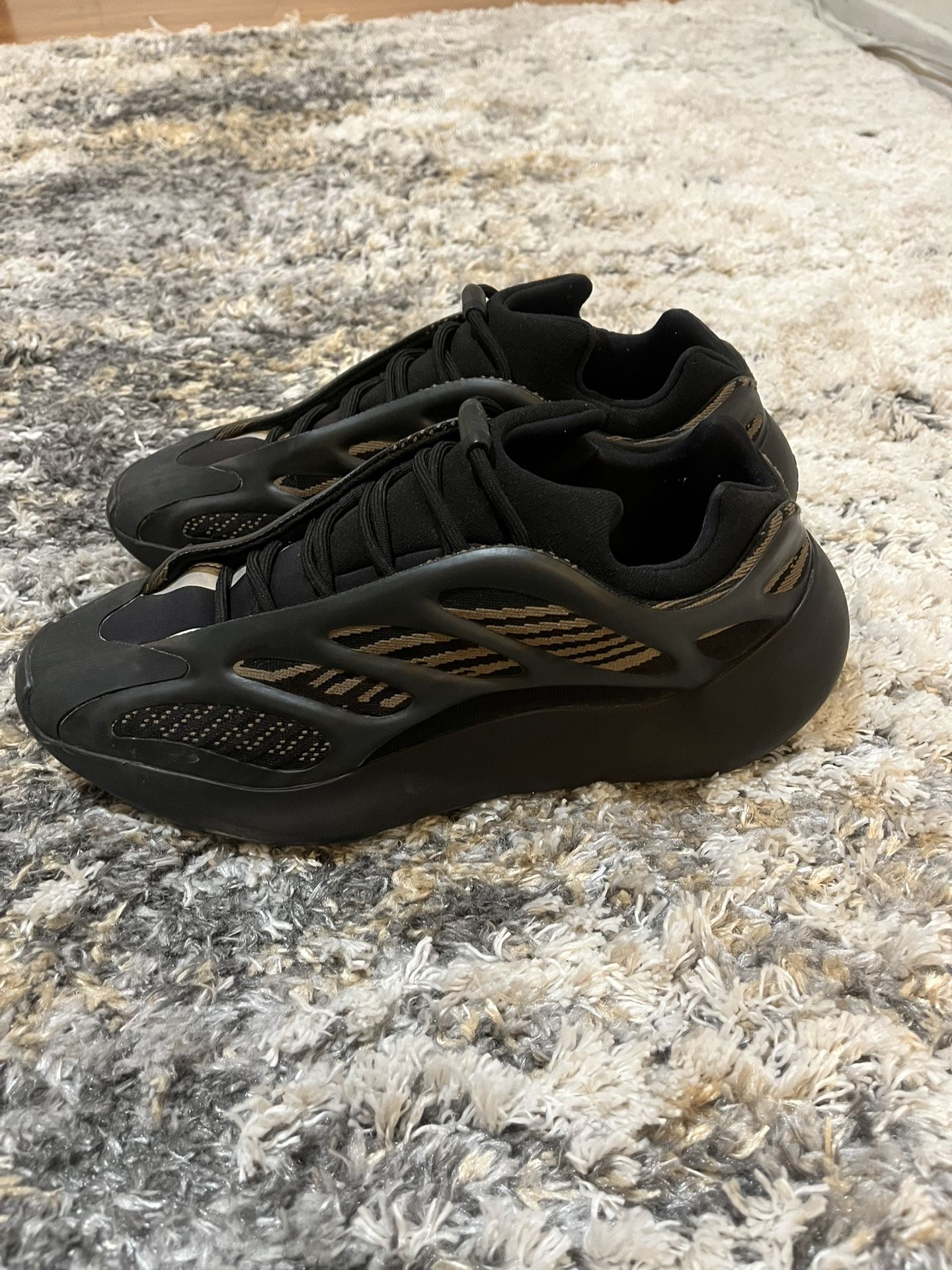 adidas gazelle silver green womens ADIDAS YEEZY 700 V3 'CLAY BROWN'