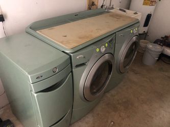 Washer/Dryer. Whirlpool