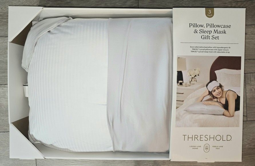 Threshold Pillow Set