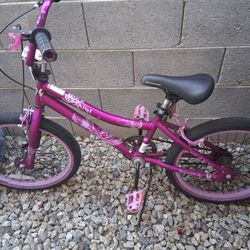 Girls 20 In Kent 2 Cool Bike