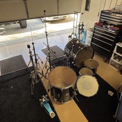 Yamaha Drum Set