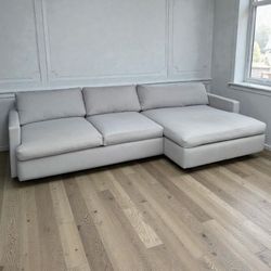 HUGE LIGHT GREY SECTIONAL COUCH ***FREE DELIVERY ***