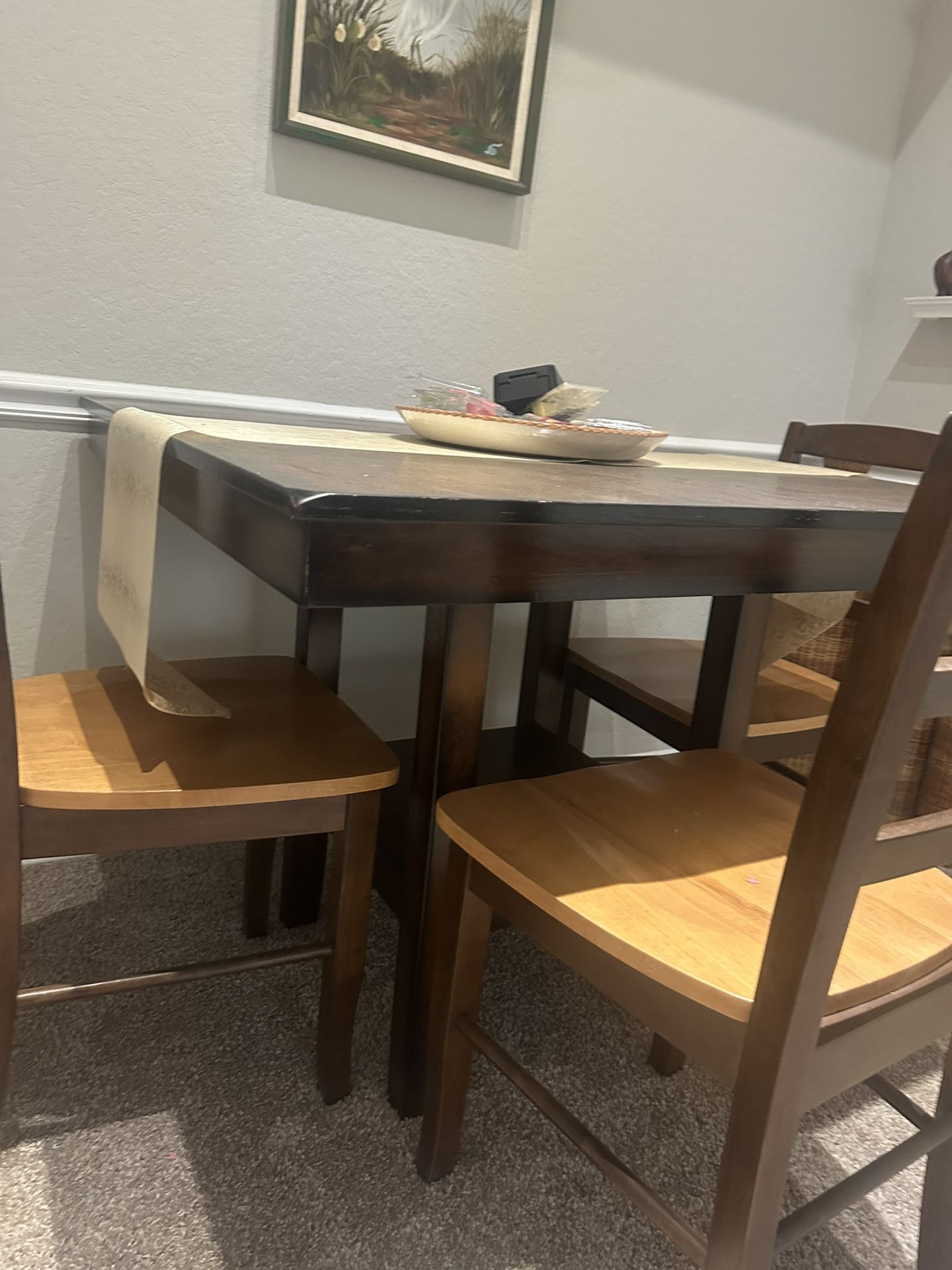 Dining Table And 3 Chairs 