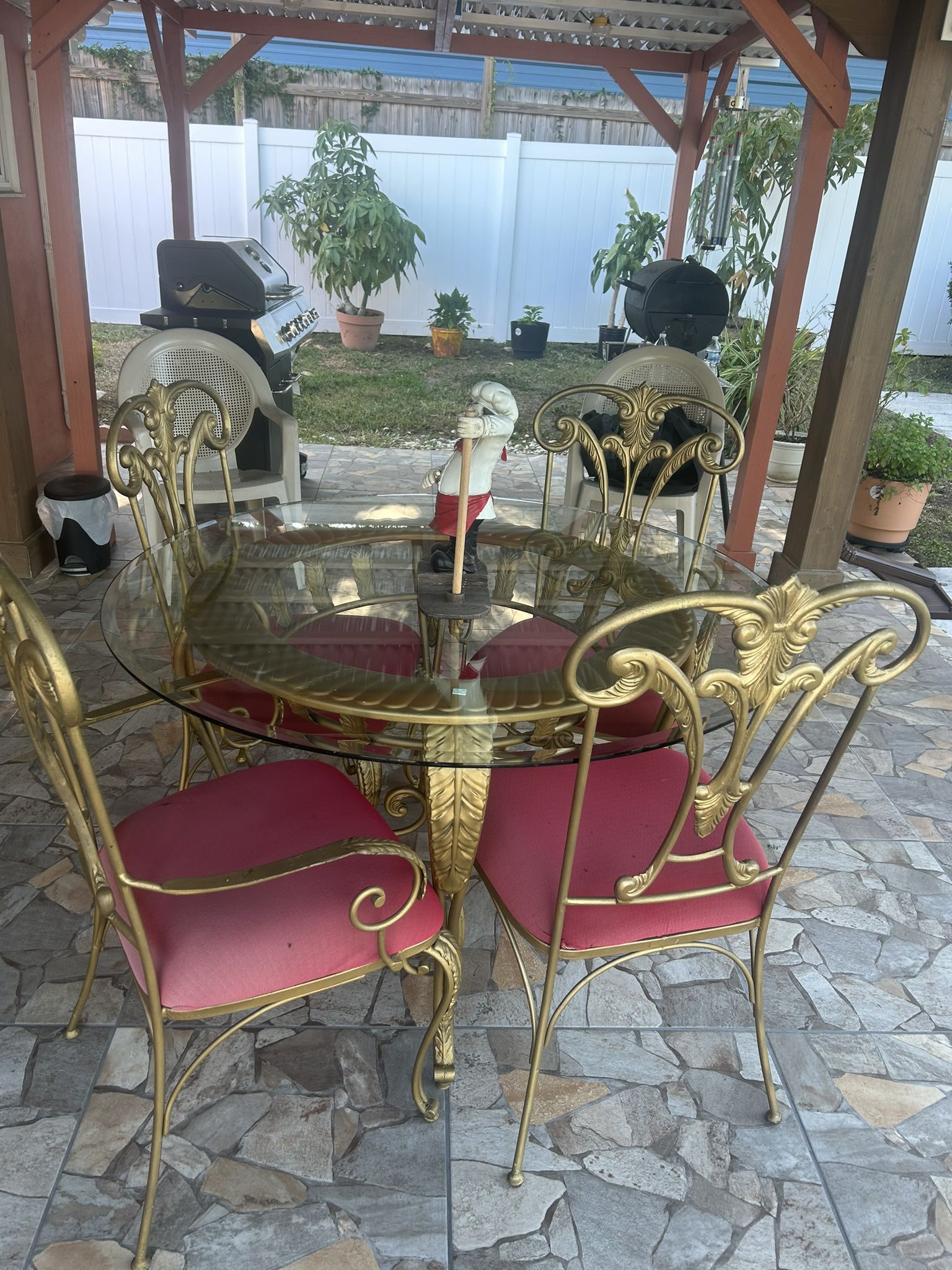 Outdoor table with Chairs 