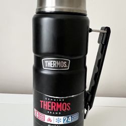 Thermos 40 oz Stainless Steel Vacuum Insulated Beverage Bottle