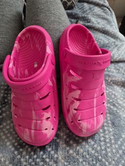 Girls crocs