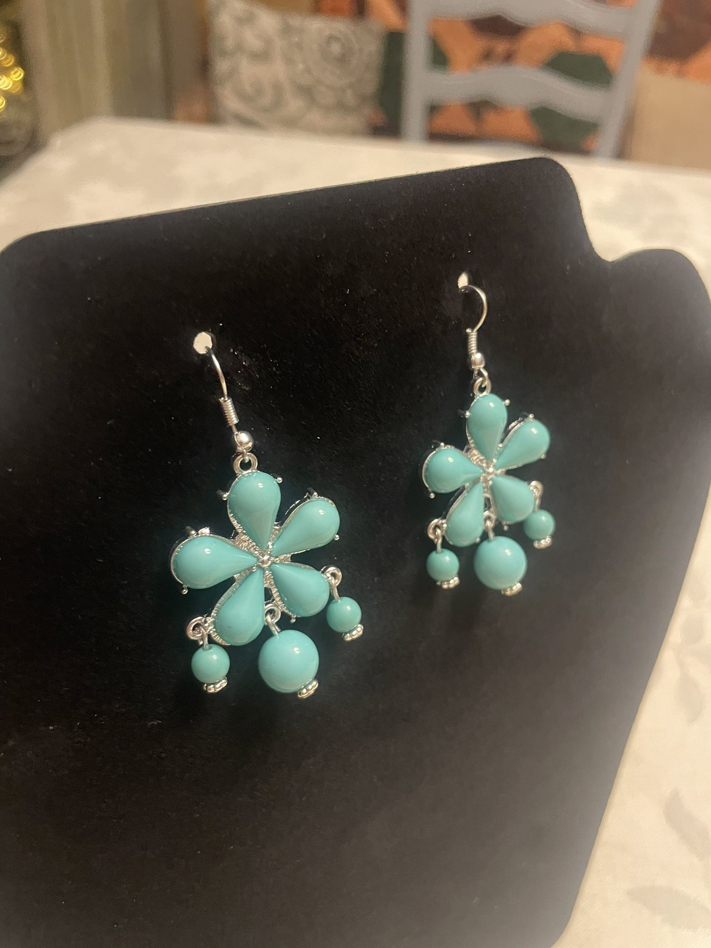 Northern Clover Green Earrings (New)