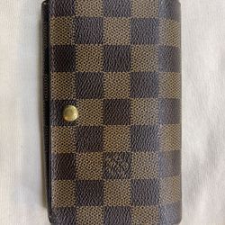 Louis Vuitton Damier Wallet 