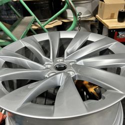 (1) SINGLE OEM Tesla Wheel MY 2025 20" X 9.5 Helix 2.0 2188227-00-C