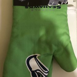 SEATTLE SEAHAWKS CROSSOVER OVEN MITTS