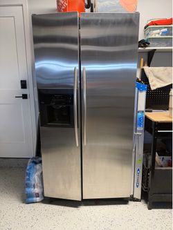 KitchenAid Refrigerator - Counter-depth side-by-side with freezer