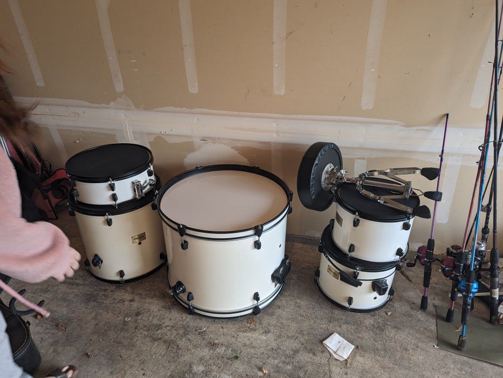 Celilo Drum Kit With Pearl Stool