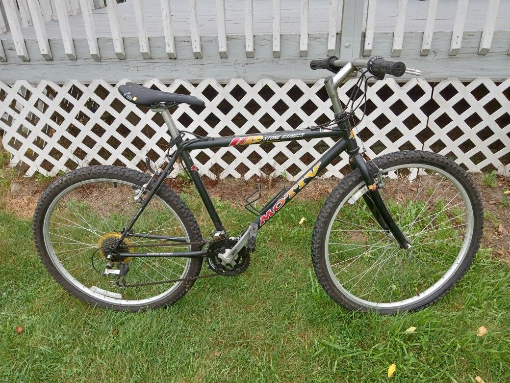 Motiv 26-in Mountain Bike Ready To Ride Multi-speed