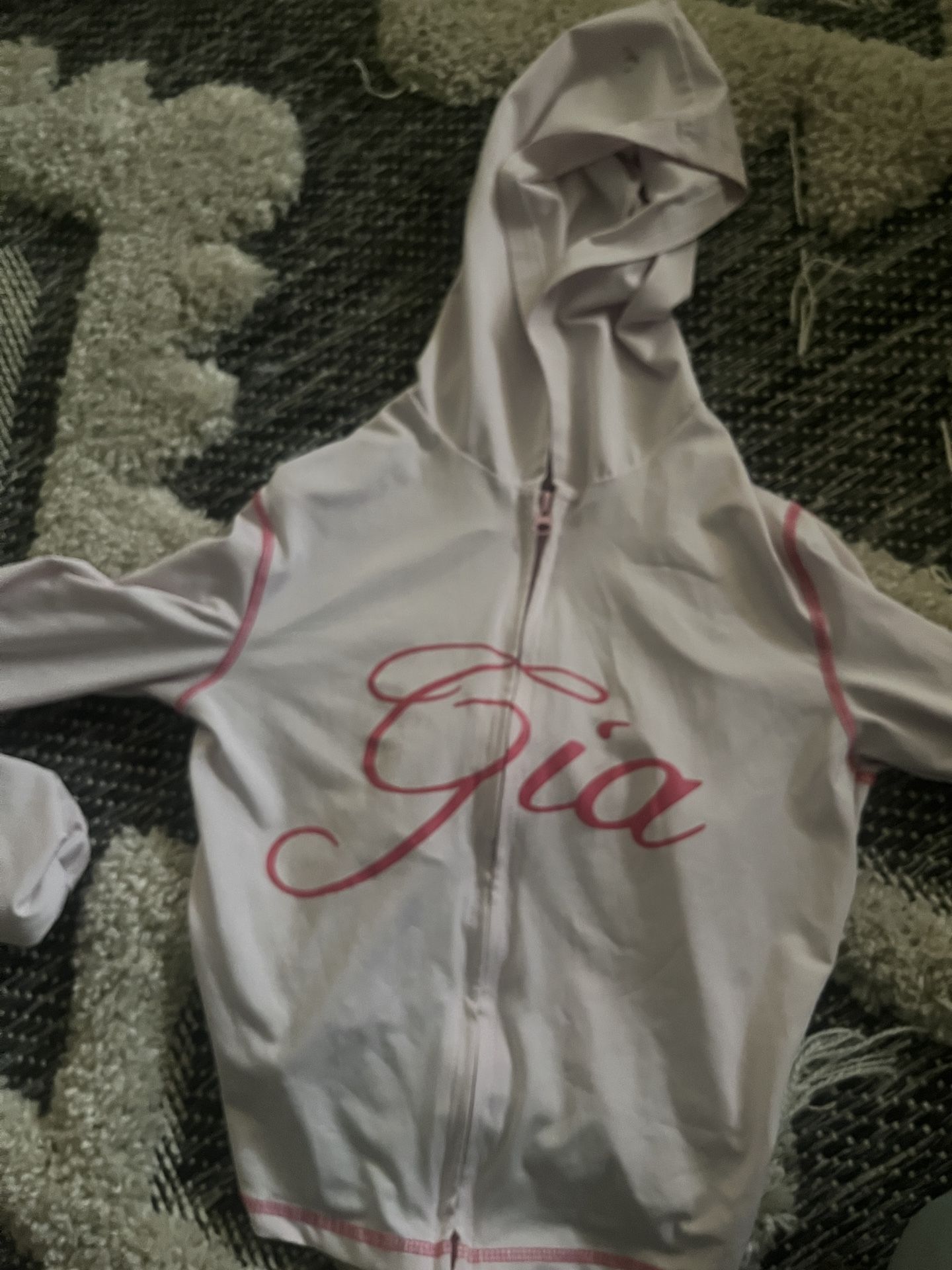 https://offerup.com/redirect/?o=SS5BTQ==.GIA jacket