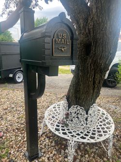 Gaines Keystone Series Mailbox - Black