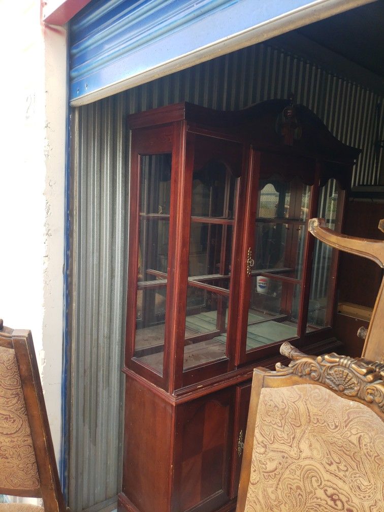 CHINA HUTCH